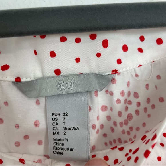 H&M Off Shoulder Button Down Crop Top | Size 2 - Picture 13 of 14